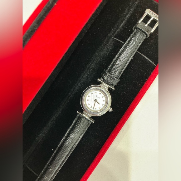 Ladies AUTHENTIC FENDI DRESS watch💖💖 - Picture 7 of 15